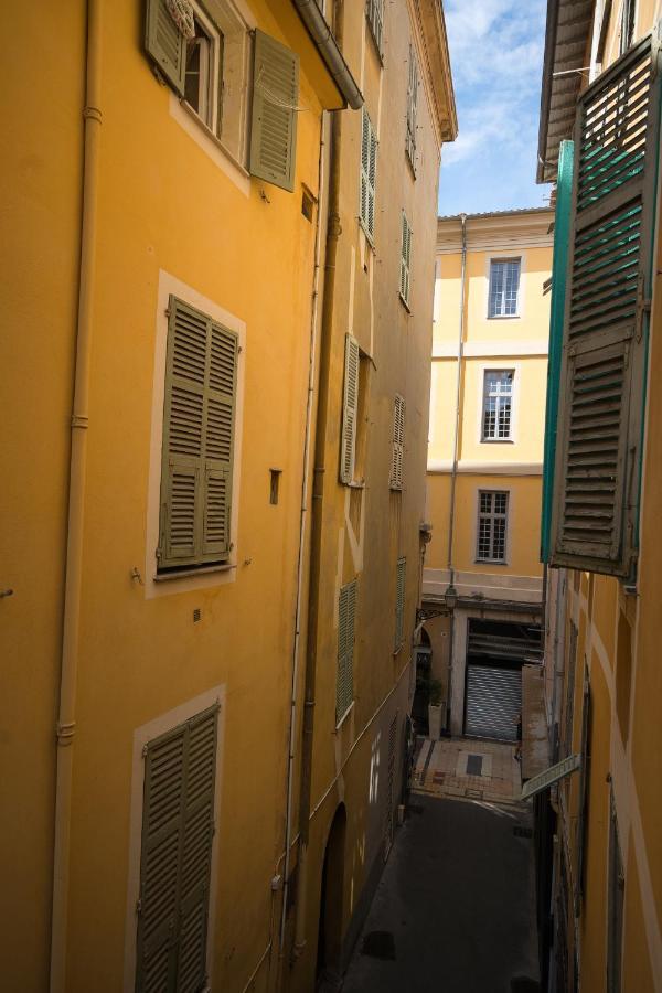 Old Town Luxury 3 Beds Apartment Nizza
